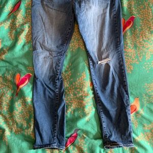 Old Navy sz18 distressed leg jeans 👖